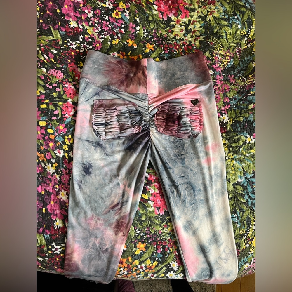 Cute Booty Lounge Gemstone Pink Tie Dye Leggings